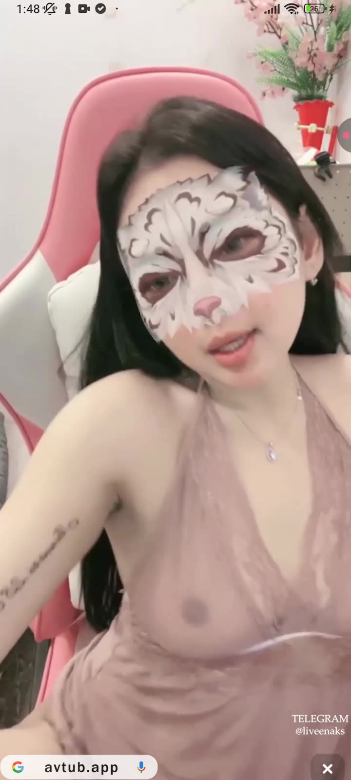 Sengaja Pake Baju Haram Uting Nyeplak Host Cakep Dream